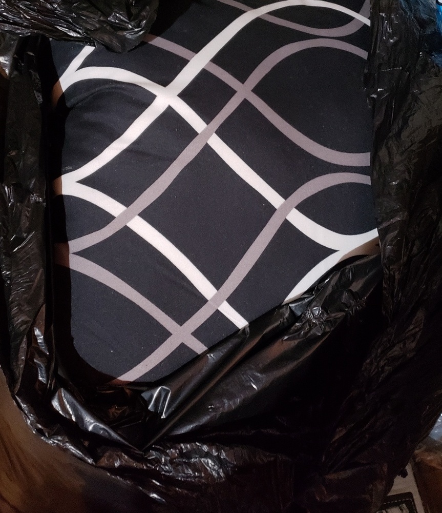 Comforter/Shams/Accent pillow